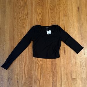 Cropped Scoop Neck Long Sleeve
